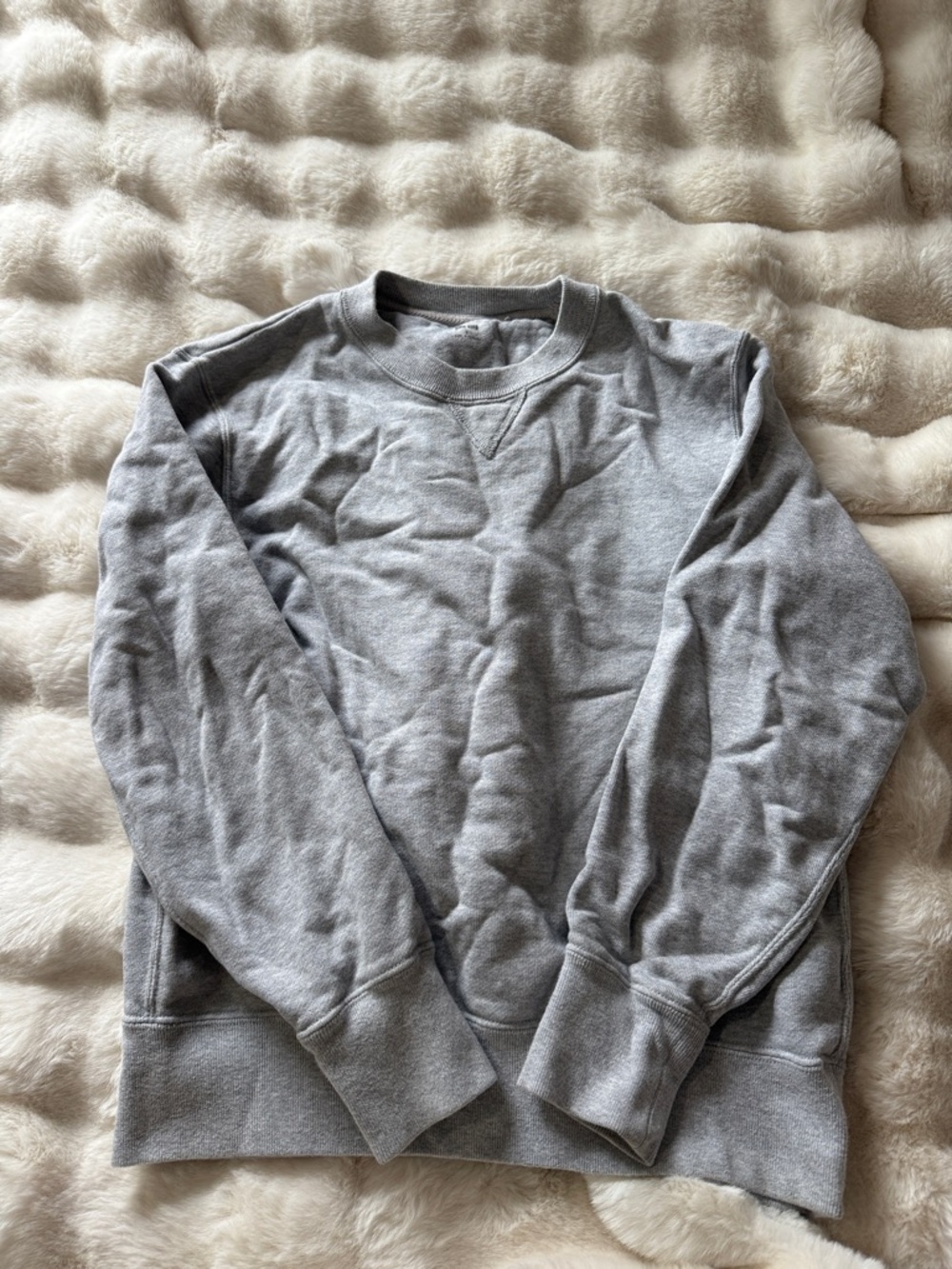 Uniqlo Gray Crewneck Sweatshirt